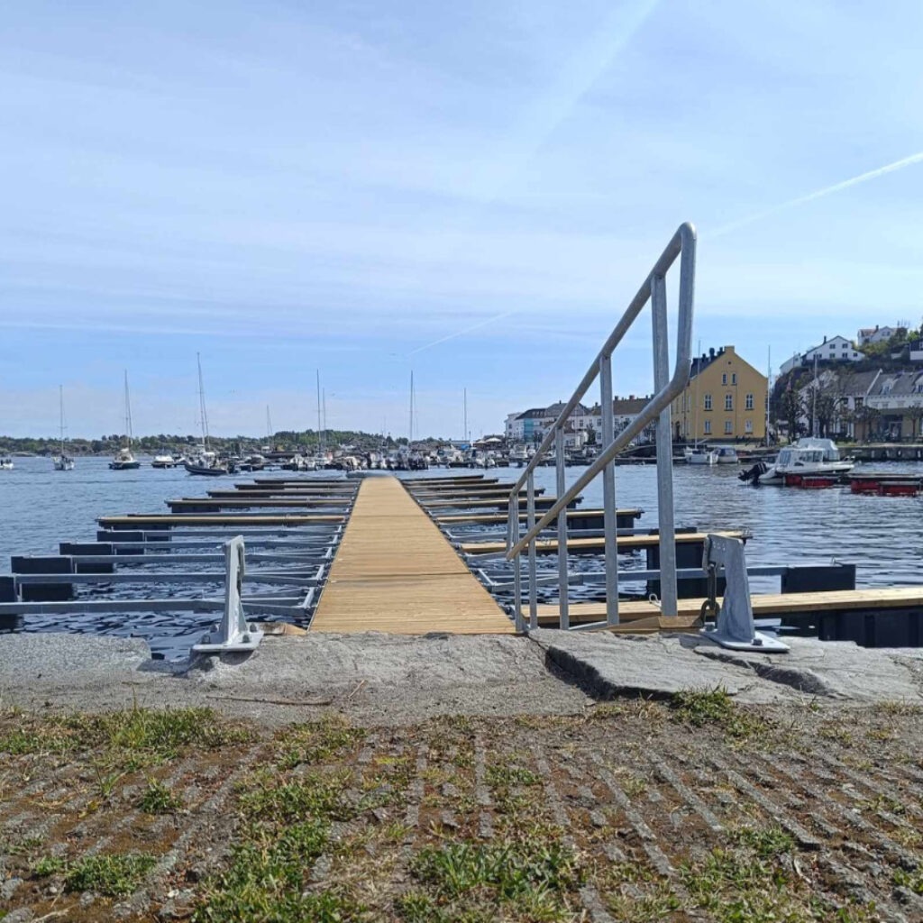 Risør Kommune – Ny flytebrygge