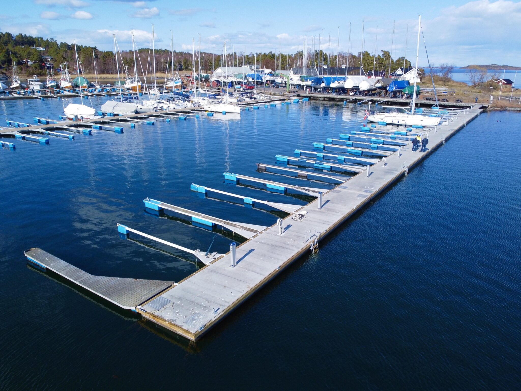 Tønsberg Seilforening – Bytte av bølgedempere